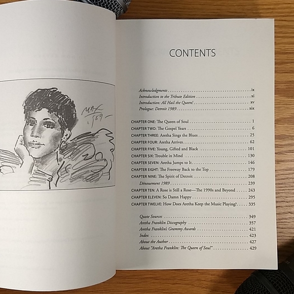 Aretha Franklin:Tribute Edition softcover Bio - Picture 3 of 16